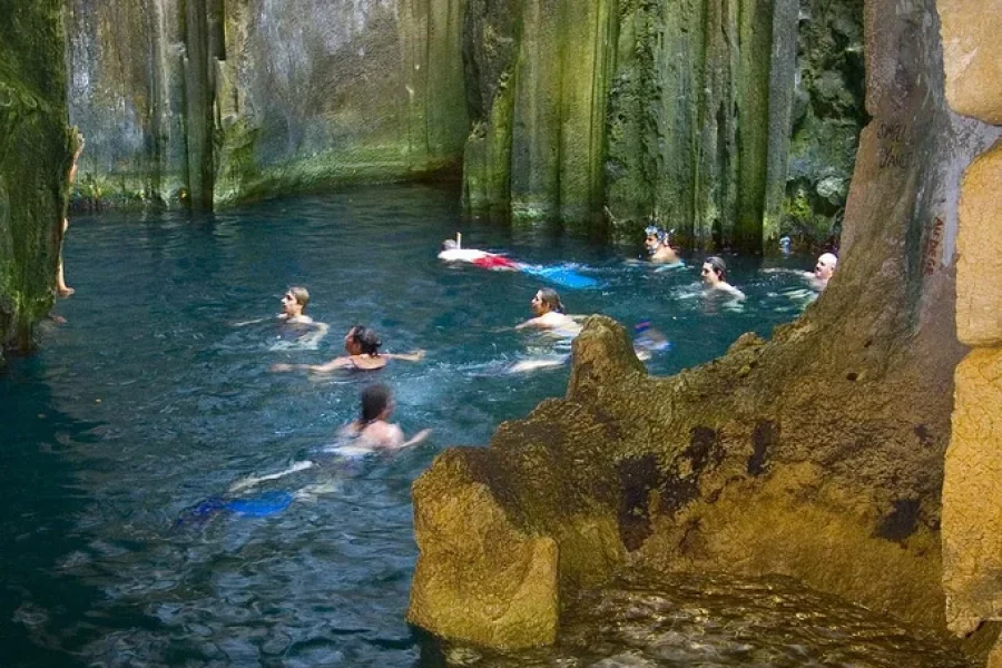 Sawa-I-Lau Caves (Yasawa Islands) Tour Fiji