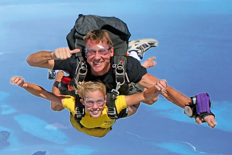 Skydive Fiji Radical 10000ft Tandem Jump (30 seconds free fall)